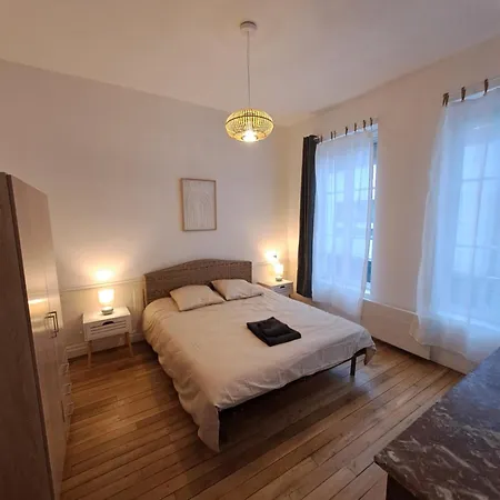 Grand De Charme Renove Au Coeur De *